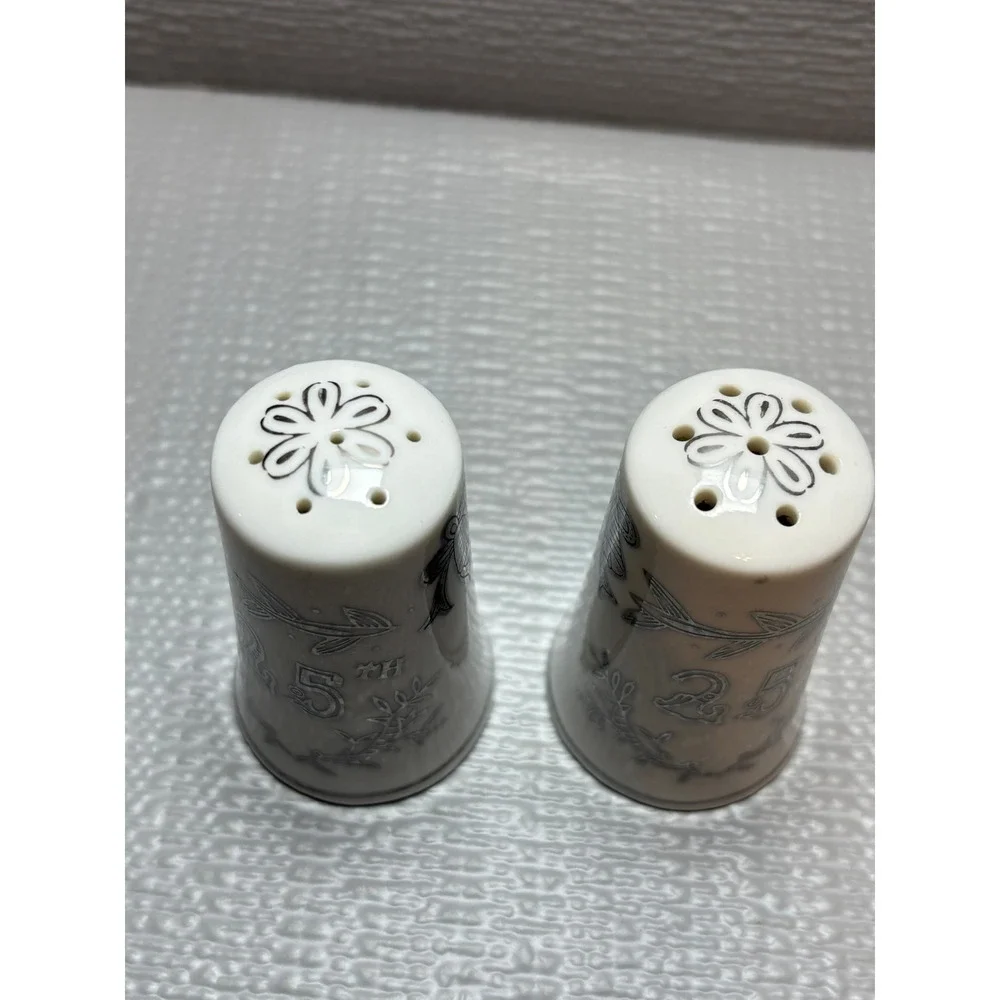 N/A vintage salt
